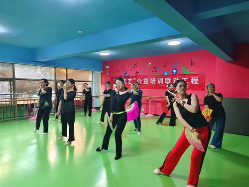 蘿卜辣評 公益藝術培訓點亮城市文化生活